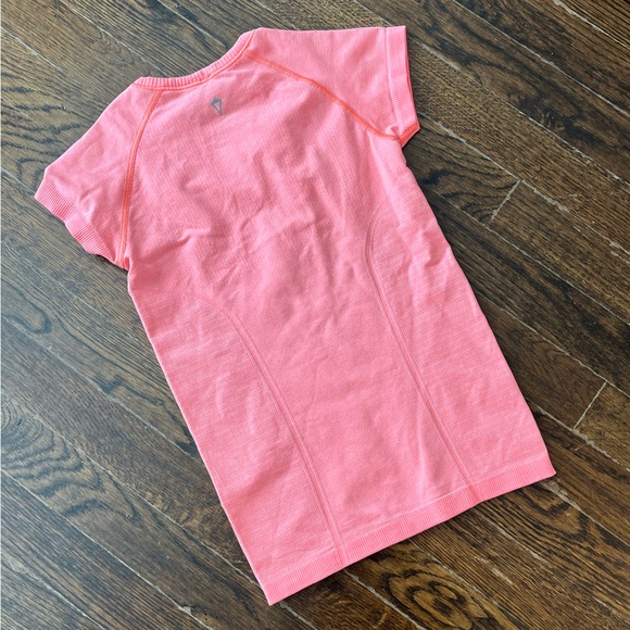 Ivivva/Lululemon Run Swiftly shirt - Picture 2 of 2